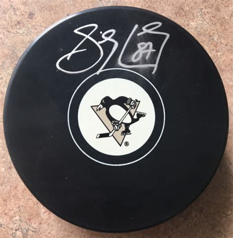 sidney crosby signed puck